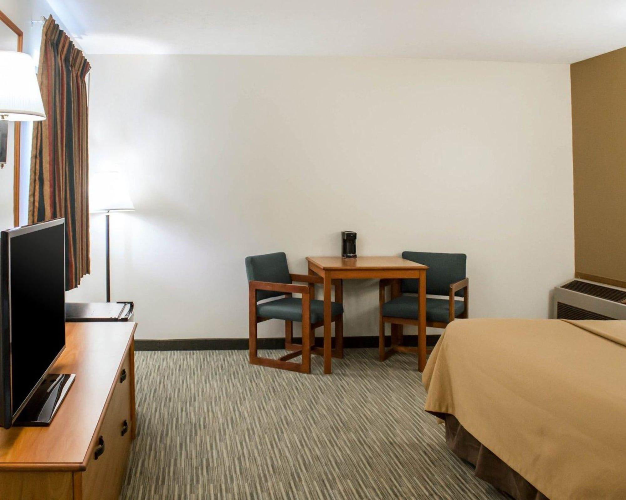 Econo Lodge Элкхарт Экстерьер фото